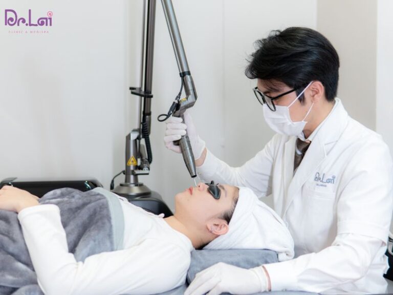 Laser được đánh giá cao nhờ khả năng tác động chính xác vào vùng da cần điều trị mà ít ảnh hưởng đến mô xung quanh