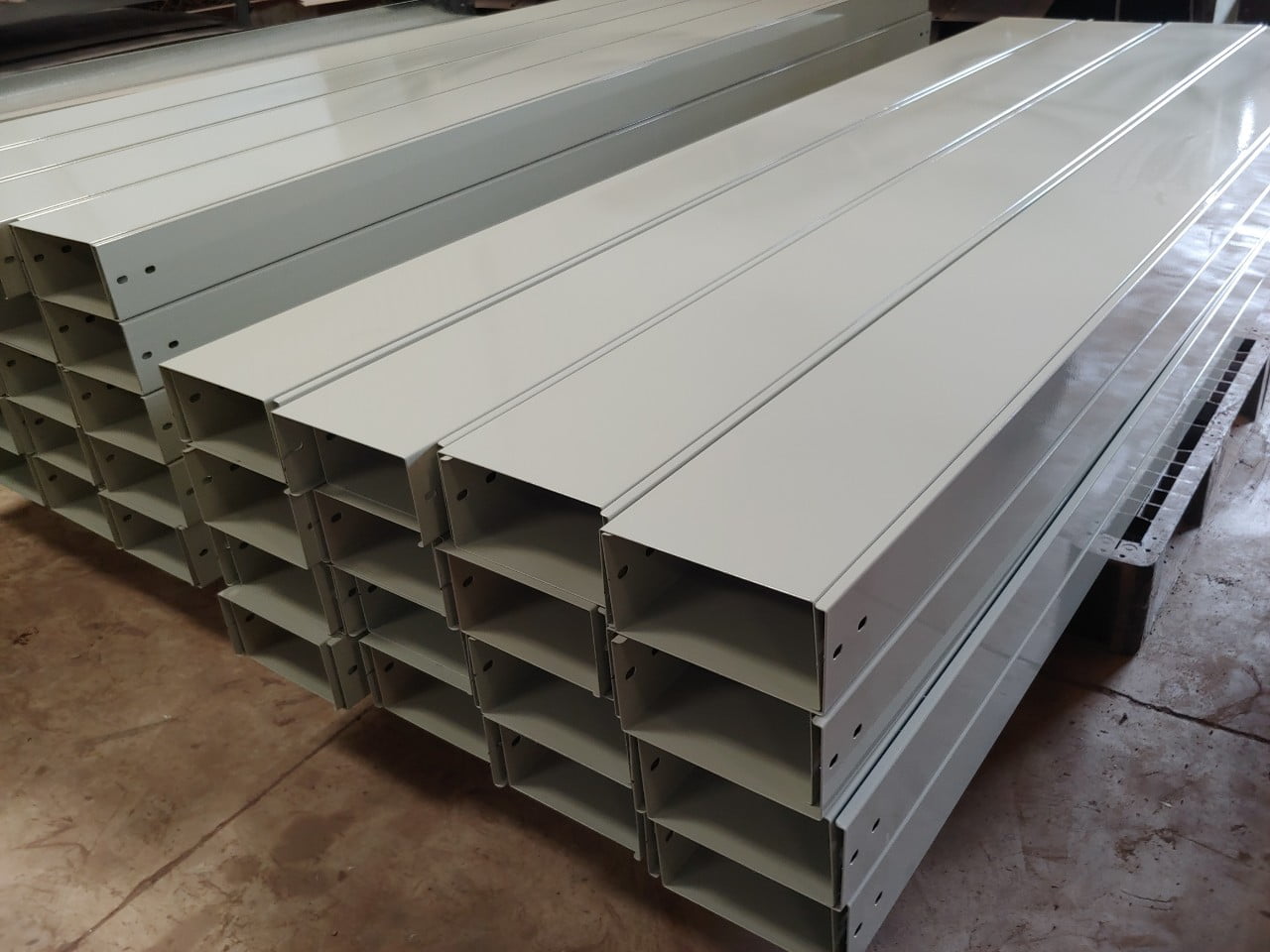 ứng dụng của máng cáp điện