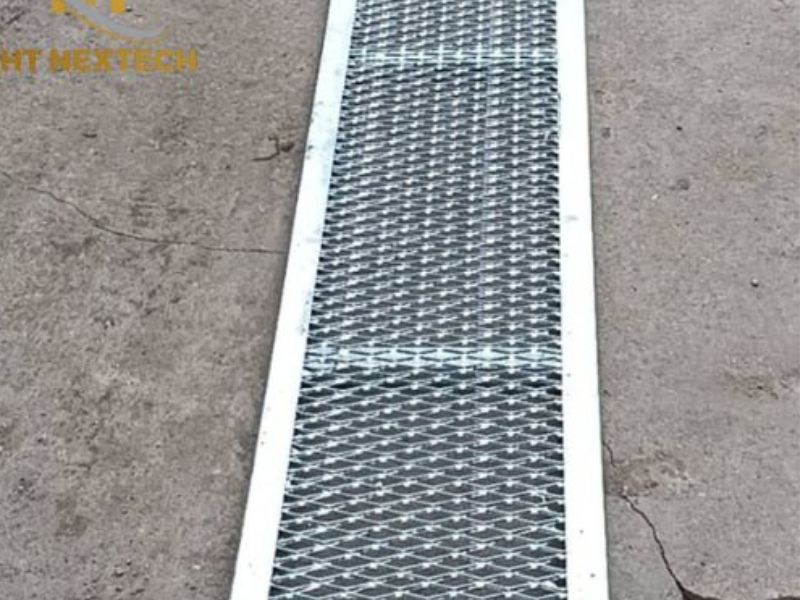 Sàn thao tác solar dạng lưới